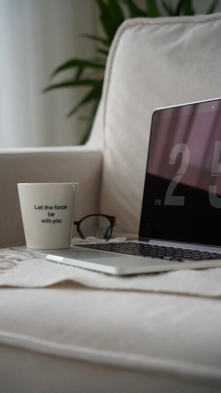 How to Plan the Perfect Screen-Light Evening for Relaxation and Fun